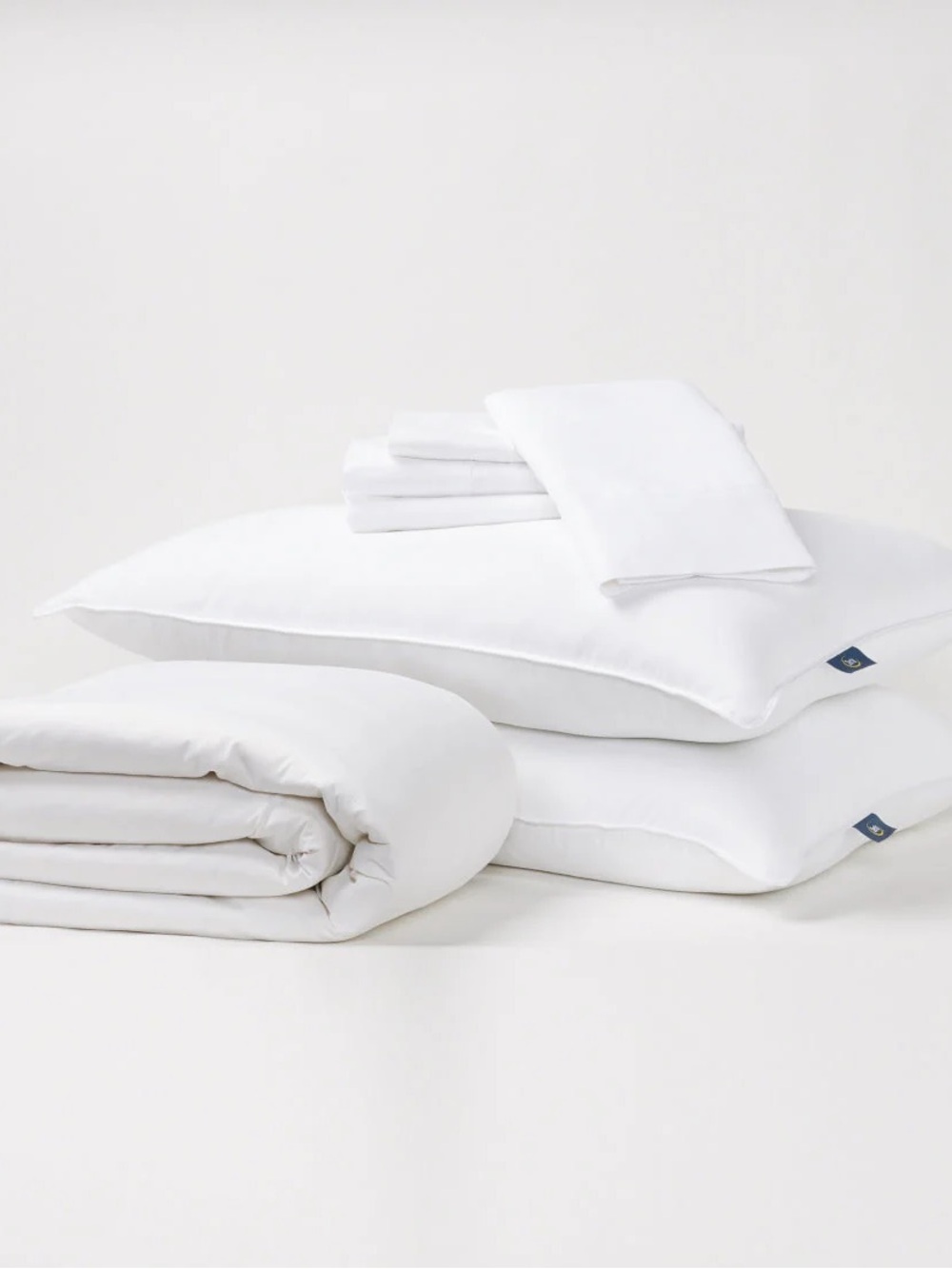 Brand new Serta classic bedding bundle size full